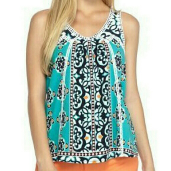 Crown & Ivy Curvy Floral Tank - Picture 1 of 6